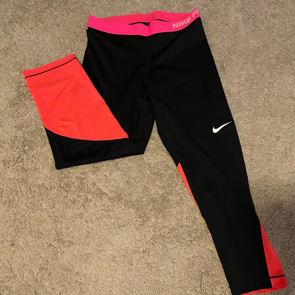 Women’s Nike workout leggings
